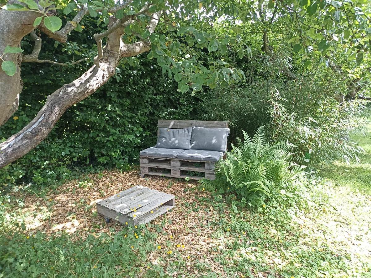 L'Echappee Au Jardin, Yourte Bucolique Godinne Bagian luar foto