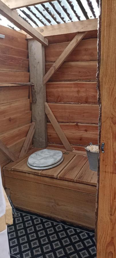 L'Echappee Au Jardin, Yourte Bucolique Godinne Bagian luar foto